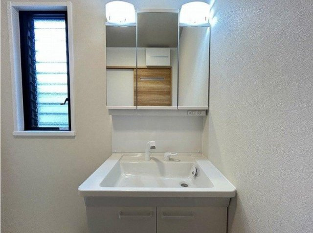 神和台３丁目　中古戸建の洗面所