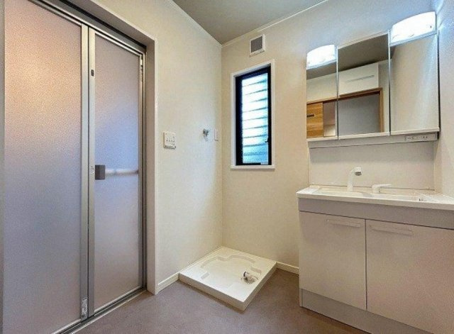 神和台３丁目　中古戸建の洗面所