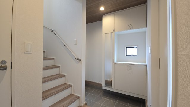 【玄関】 | 綾瀬市蓼川4期 新築戸建 全2棟中ラスト1棟