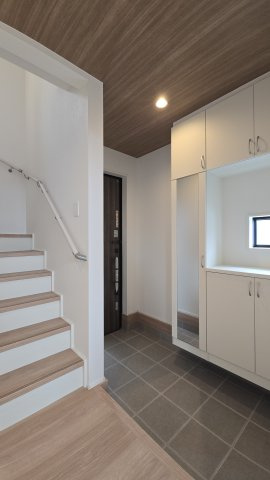 【玄関】 | 綾瀬市蓼川4期 新築戸建 全2棟中ラスト1棟