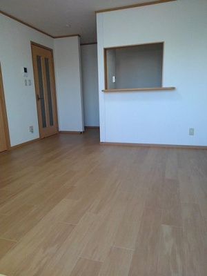 【居間・リビング】 | カームリーヒル | 居間です