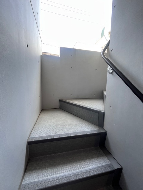 【バルコニー】