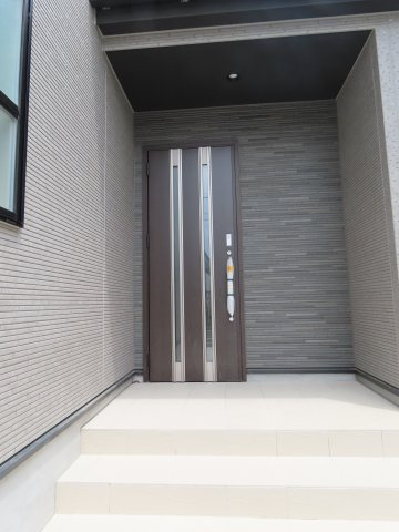 坂戸市鶴舞新築戸建の玄関