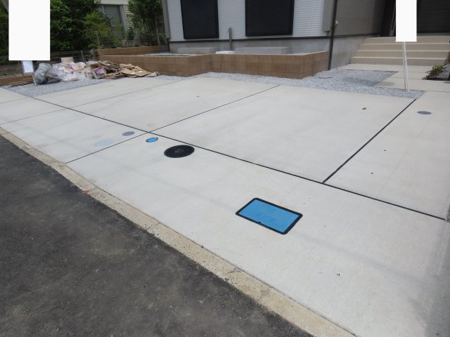 坂戸市鶴舞新築戸建の駐車場
