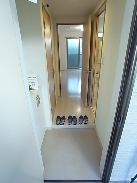 エルスタンザ塚口本町の玄関|収納もある玄関です