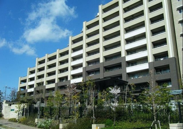 イトーピア豊中緑丘ロジュマンの外観