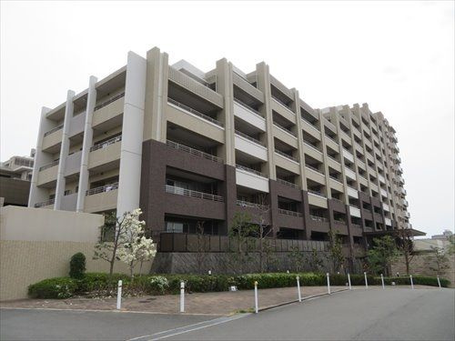 イトーピア豊中緑丘ロジュマンの外観