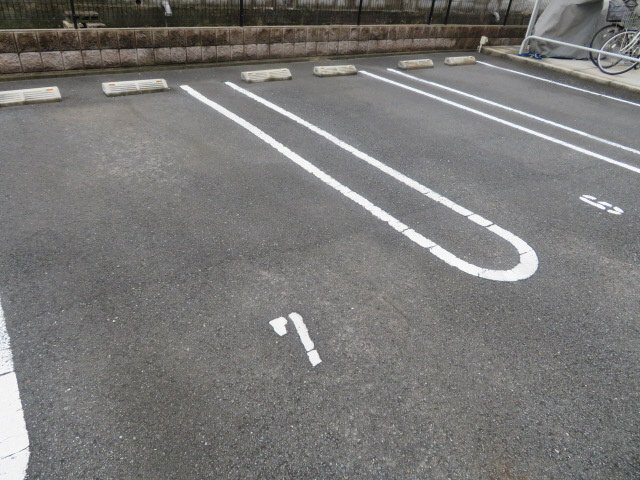 ヴィアレジデンスⅡの駐車場