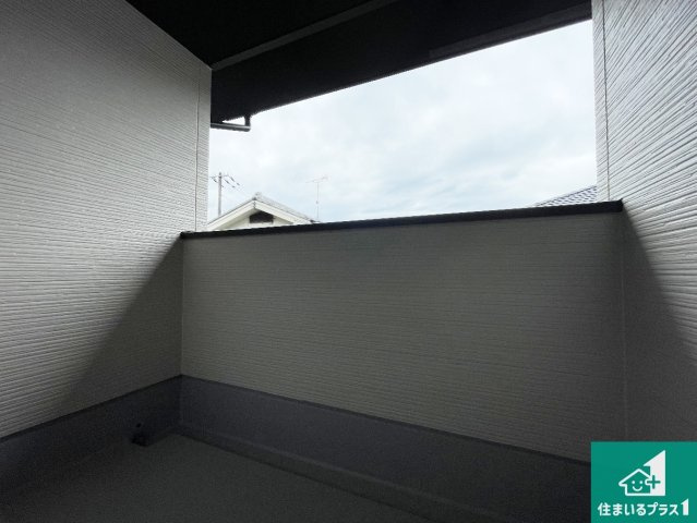 京都市山科区御陵檀ノ後　第1期　新築一戸建てのバルコニー|インナーバルコニーを採用しています。雨にも濡れず陽当りもバッチリです。