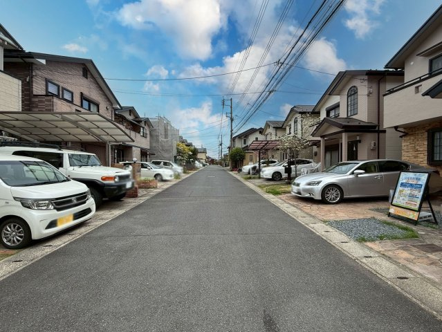 御陵峰ケ堂町２丁目の前面道路含む現地写真
