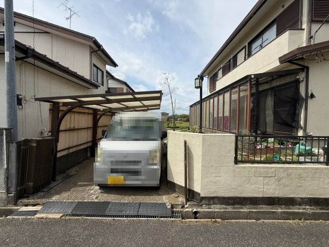 【駐車場】 | 茂原市新小轡　カーポート　4LDK