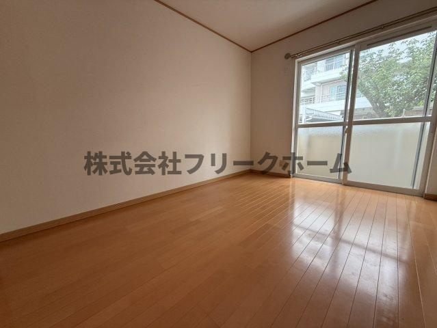 武蔵野市吉祥寺南町１丁目のアパートの居間・リビング