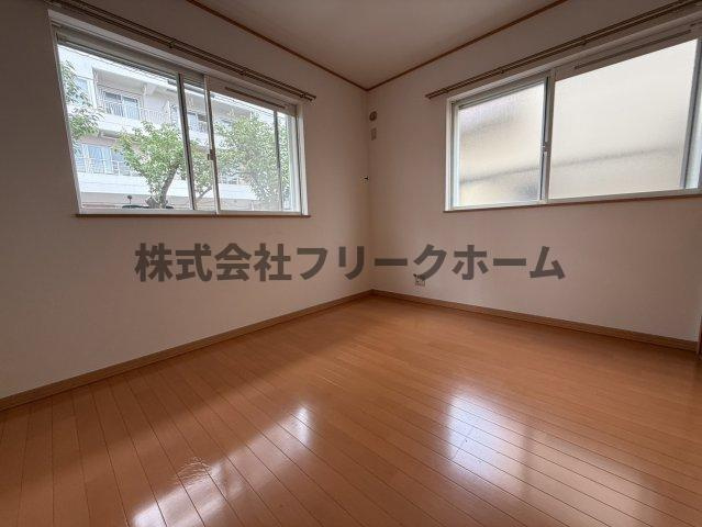 武蔵野市吉祥寺南町１丁目のアパートの寝室