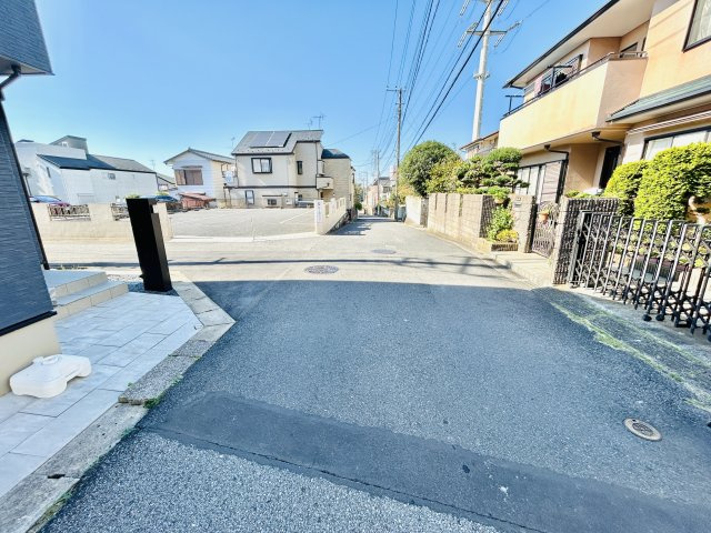 船橋市松が丘１丁目の前面道路含む現地写真