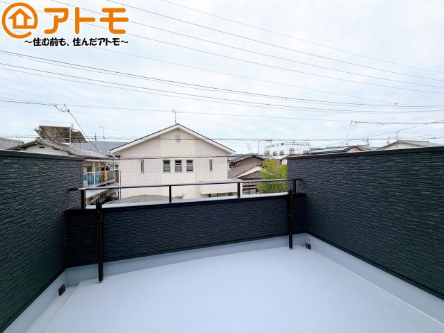 【バルコニー】 | 清水区南岡町2期　新築戸建　全1棟 | 陽当りの良いバルコニーはお洗濯物はもちろんお布団もふかふかになります♪