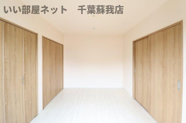 ドリームマウンテン　Ｃの寝室|広くて明るい寝室