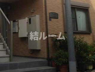 板橋区中板橋のアパートのエントランス