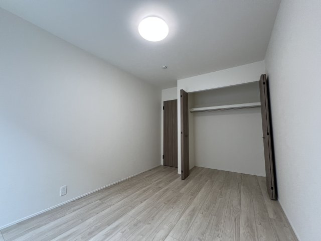 青梅市新町7丁目　新築戸建全1棟の洋室|【洋室3】6.2帖　収納スペース付き