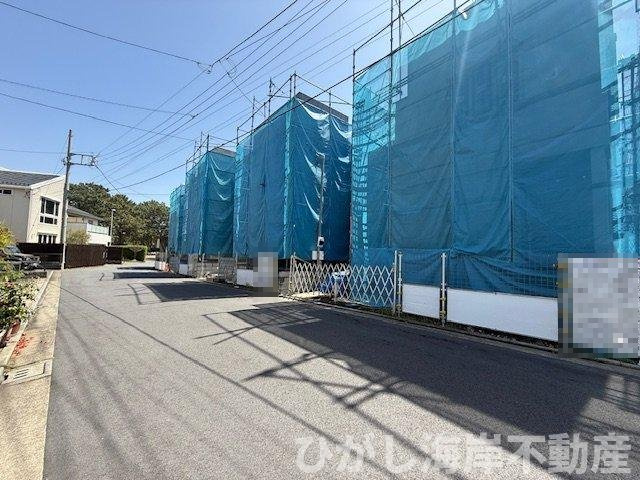 茅ケ崎市柳島海岸　新築戸建　全19区画の前面道路含む現地写真|4月11日撮影　建築中　現地外観