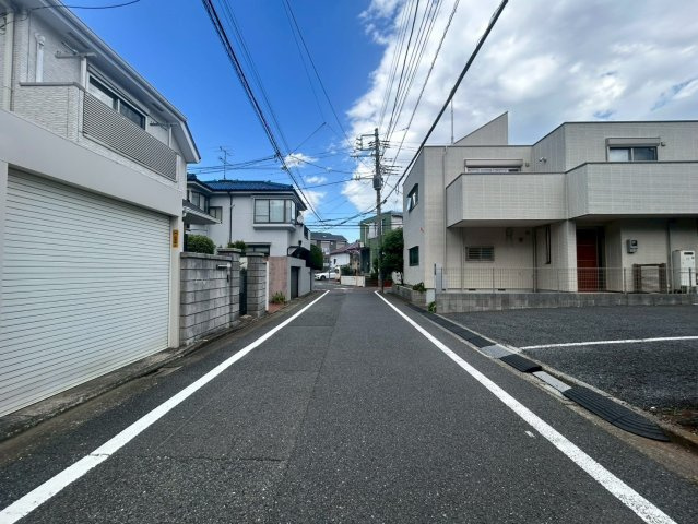 大田区北千束　建築条件なし売地の前面道路含む現地写真