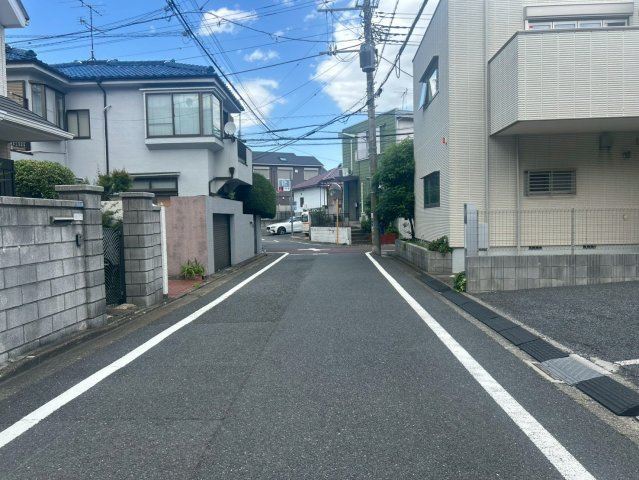 大田区北千束　建築条件なし売地の前面道路含む現地写真