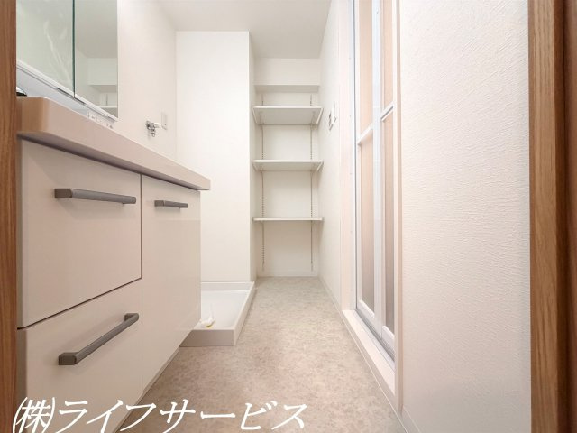 【独立洗面台】 | ユニライフ北大阪２号棟 | 洗面所／可動棚新設！