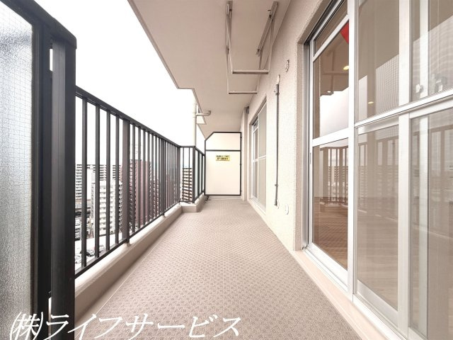 【バルコニー】 | ユニライフ北大阪２号棟 | 南西向きバルコニーは陽当り良好！