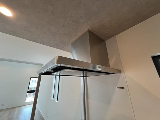 茅ヶ崎市中島　新築戸建　3号棟のキッチン|レンジフード♪