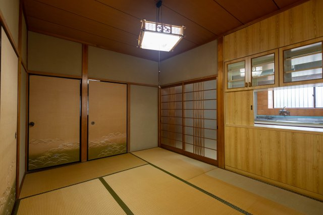 御津町苅屋中古戸建のダイニング|カウンターもあります