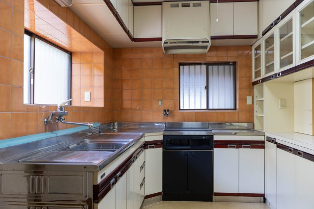 御津町苅屋中古戸建のキッチン|IHクッキングヒーター有り