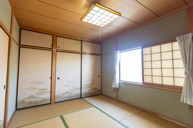 御津町苅屋中古戸建の和室|障子が豪華に見える