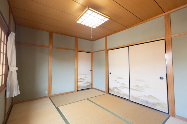 御津町苅屋中古戸建の和室|2階