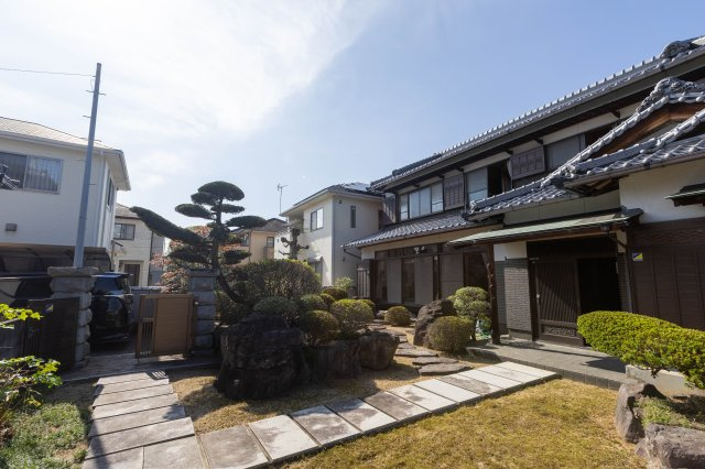御津町苅屋中古戸建の庭|広いお庭