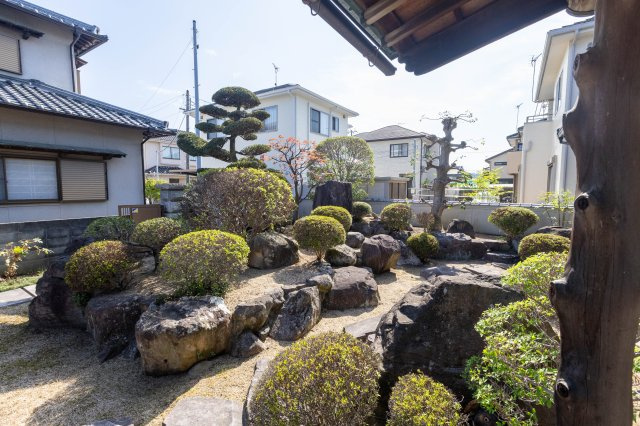 御津町苅屋中古戸建の庭|豪華なお庭です