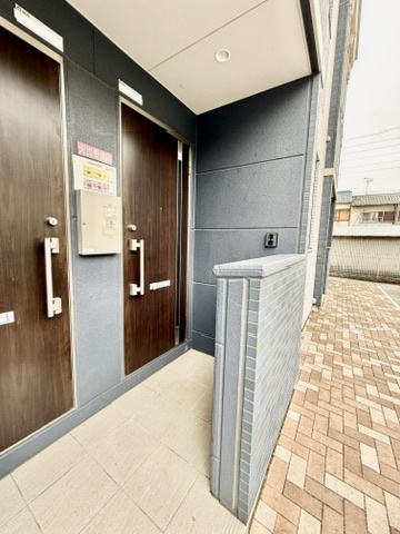 リヴィエール尼崎の玄関