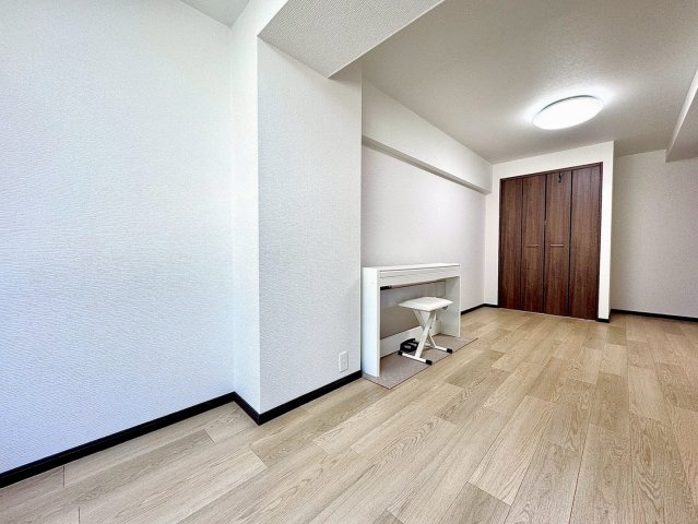 鎌倉グリーンマンションの洋室|シンプルで整った空間設計により、家具配置もしやすく理想の住空間を実現できます。