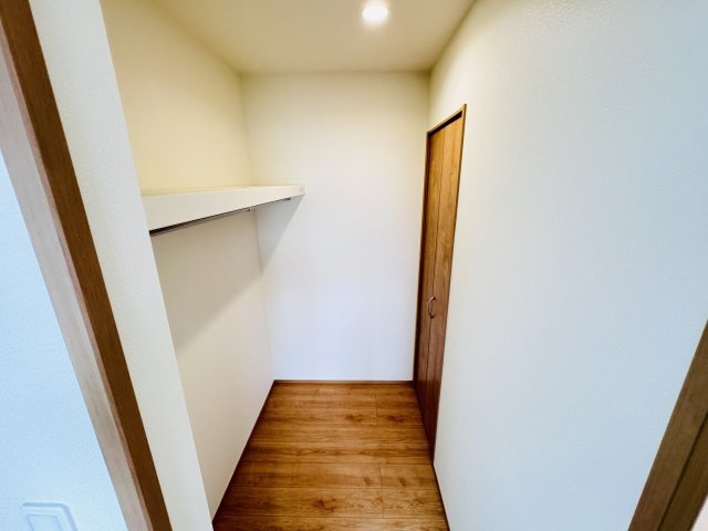松戸市新松戸６丁目新築戸建【新松戸南小学校：4分】の収納|7帖寝室・ウォークインクローゼット