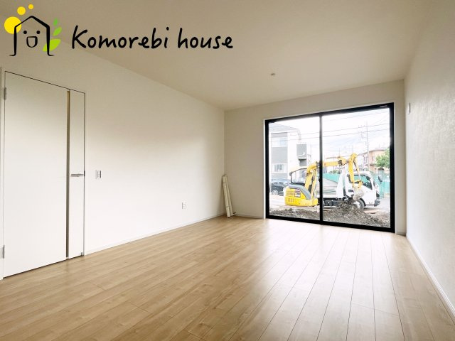 さいたま市見沼区南中丸　17期　新築一戸建て　KEIAI GRACE　01の居間・リビング|リビングです