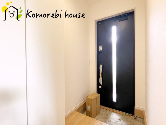 さいたま市見沼区南中丸　17期　新築一戸建て　KEIAI GRACE　01の玄関|毎日通る玄関はこちらです