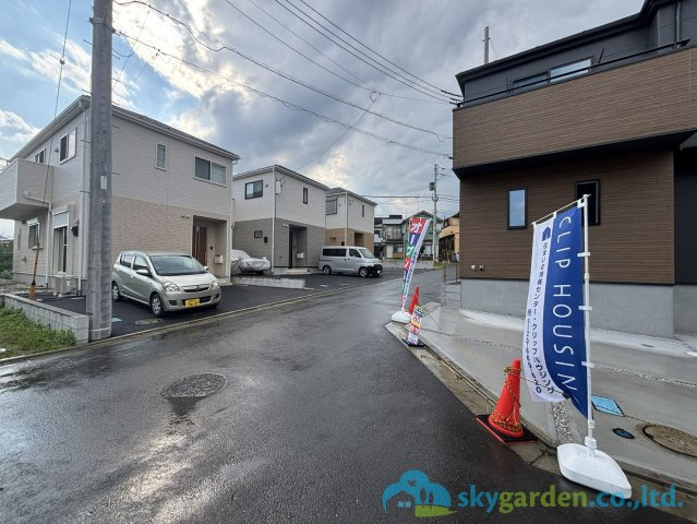 秦野市戸川第3　新築戸建　全5棟4号棟の前面道路含む現地写真