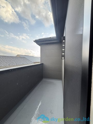 秦野市戸川第3　新築戸建　全5棟4号棟のバルコニー