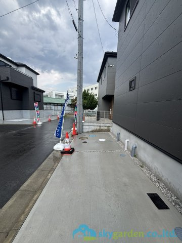 秦野市戸川第3　新築戸建　全5棟4号棟の駐車場