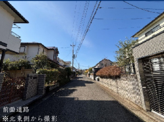 泉区西が岡2丁目 中古戸建 4980万円の前面道路含む現地写真
