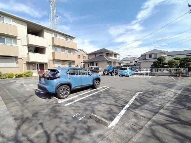 リバーサイド中部Bの駐車場