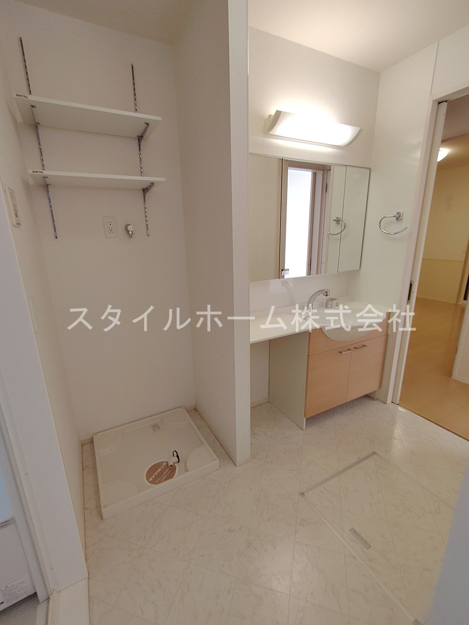 リバーサイド中部Bの洗面所
