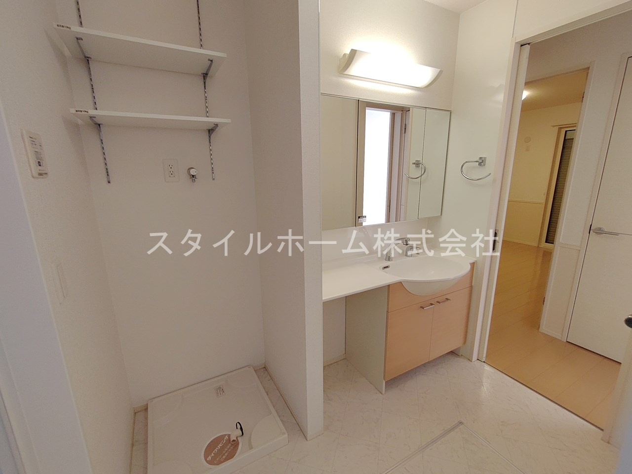 リバーサイド中部Bの洗面所