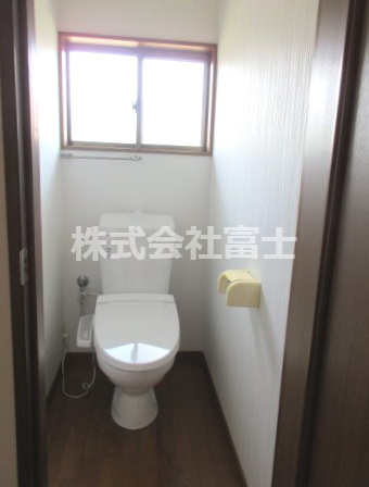 山下町借家のトイレ