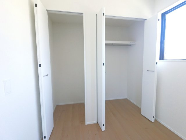 鳥栖市鎗田町3期　2号棟の収納|便利な収納スペースです