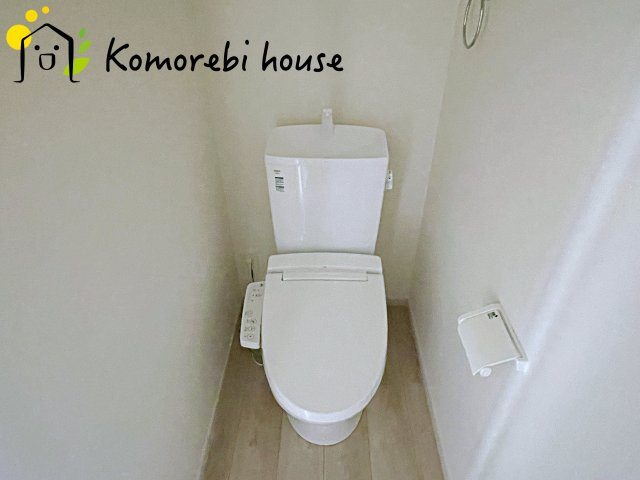 さいたま市見沼区南中丸　17期　新築一戸建て　KEIAI GRACE　02のトイレ|清潔感のあるトイレです