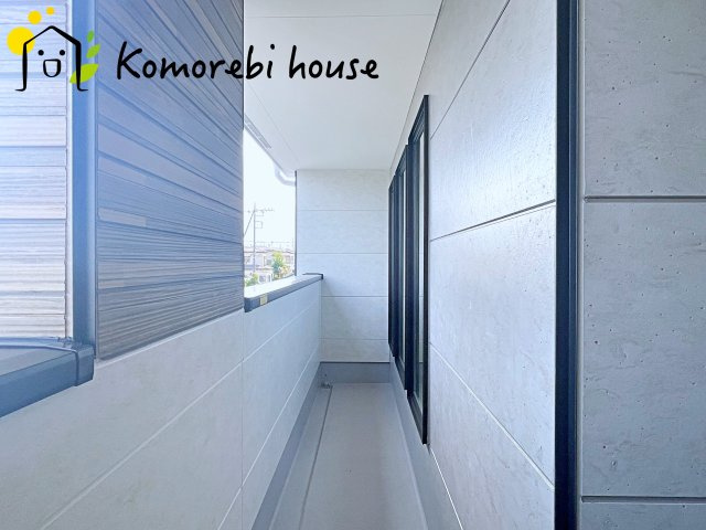 さいたま市見沼区南中丸　17期　新築一戸建て　KEIAI GRACE　02のバルコニー|バルコニーがあります